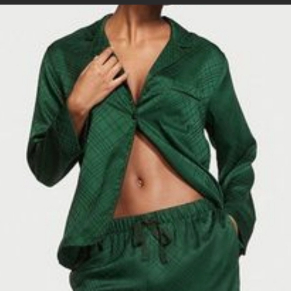 Victoria Secrets Green Pajamas